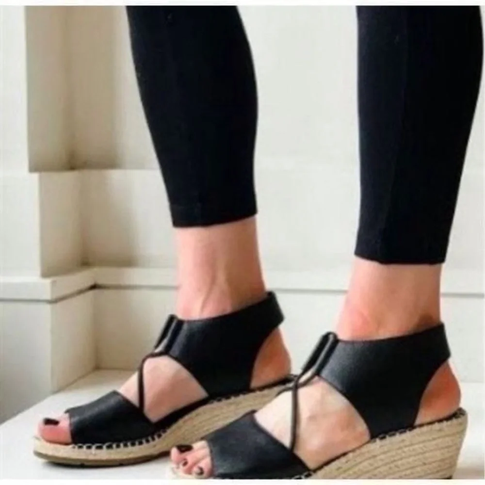 Eileen Fisher features soft